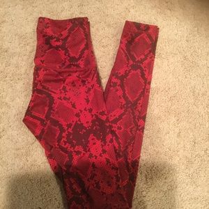 Lululemon red snake skin wunder under tights pants